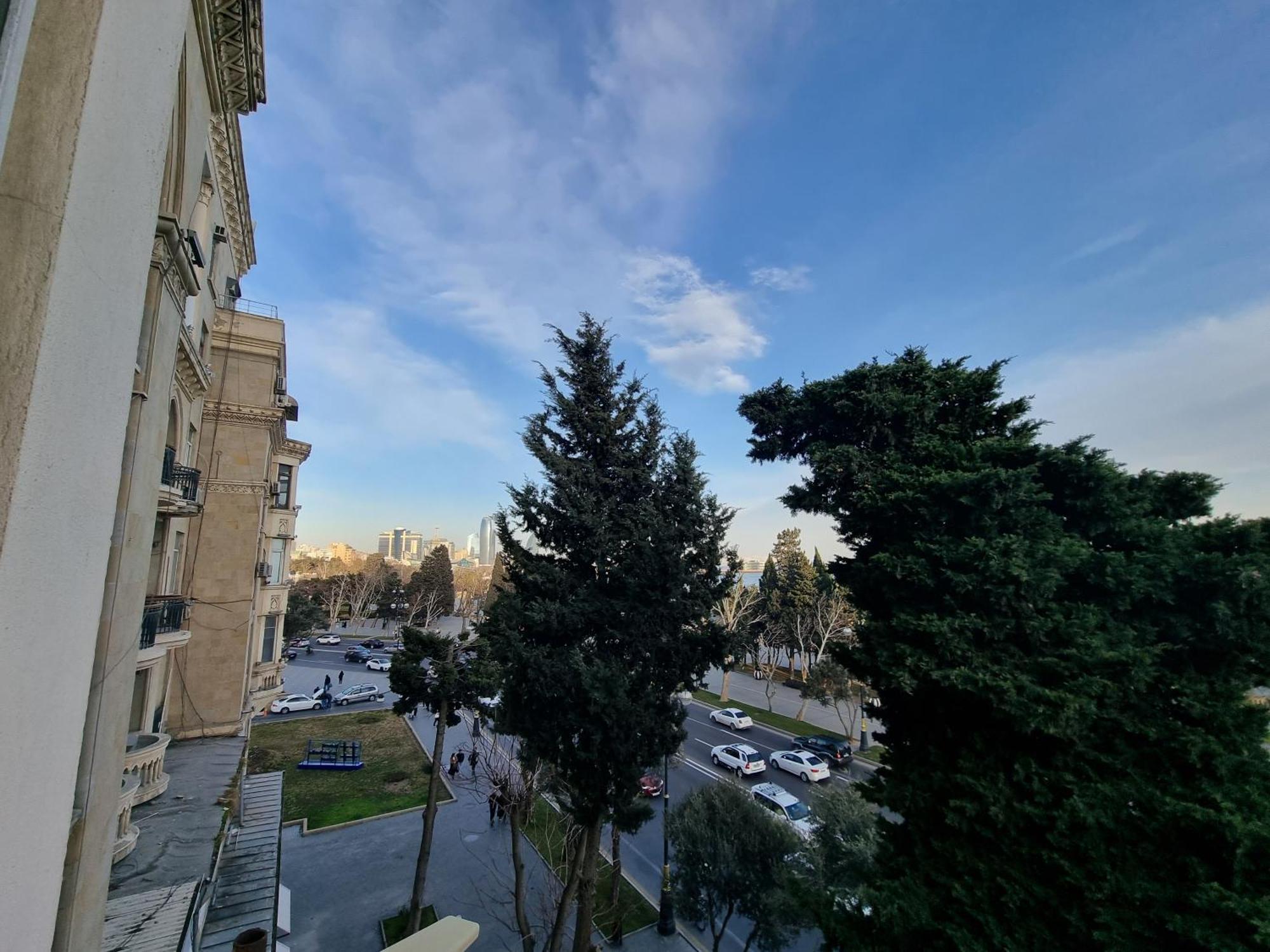 Old City Sea View Apartment Baku Exteriör bild
