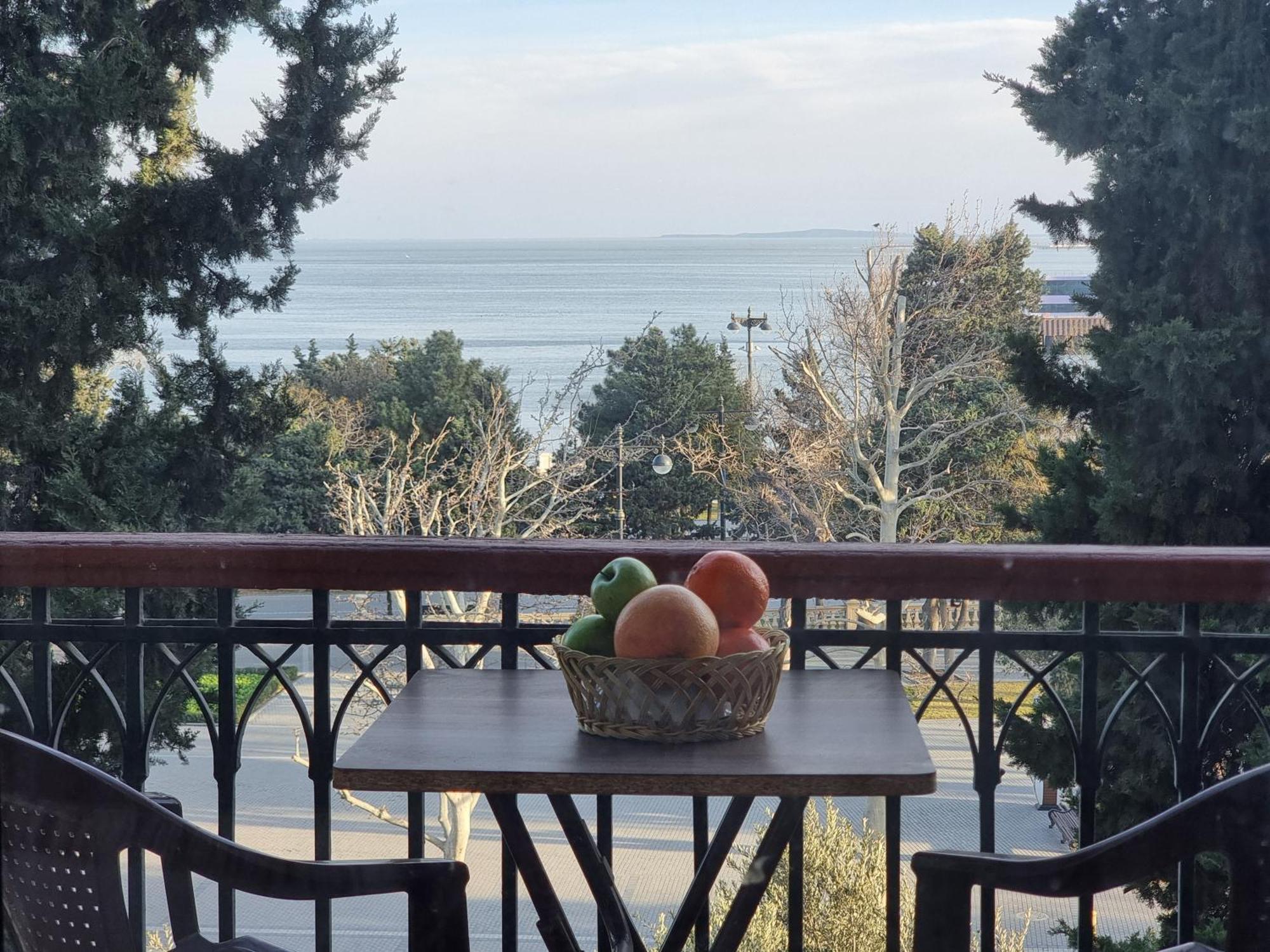 Old City Sea View Apartment Baku Exteriör bild