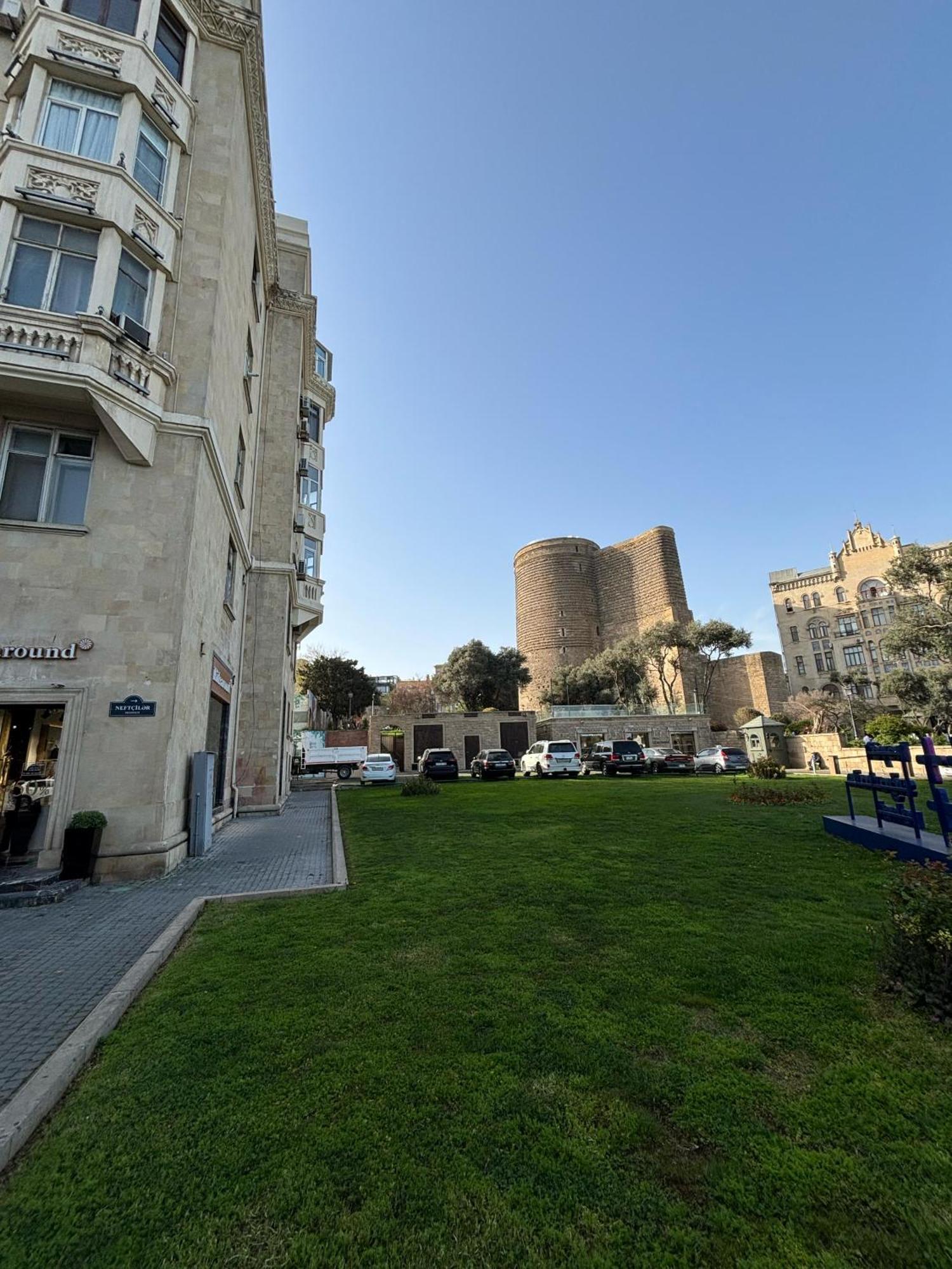 Old City Sea View Apartment Baku Exteriör bild